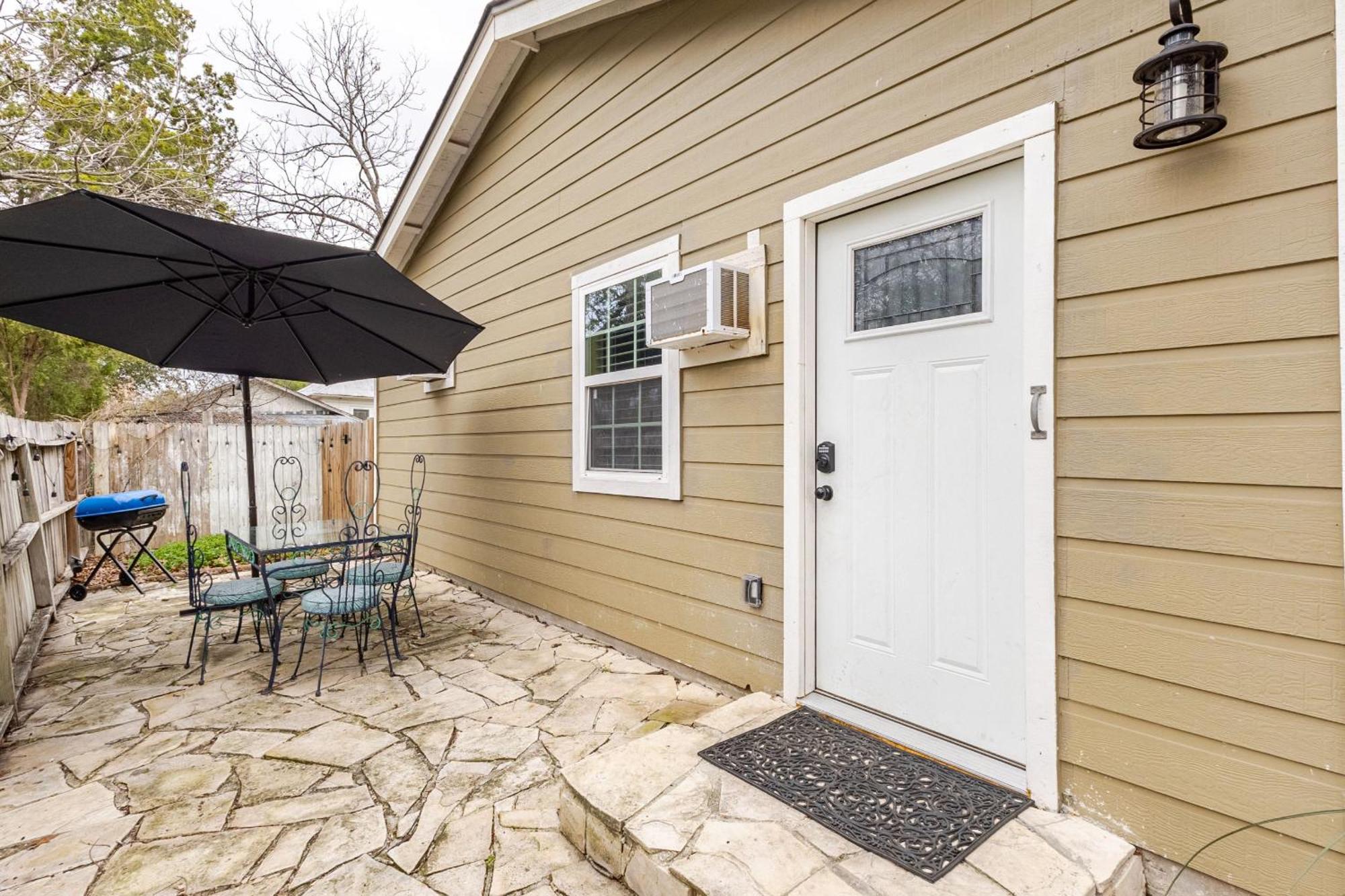 Elm Street Cottage Seguin Exterior foto